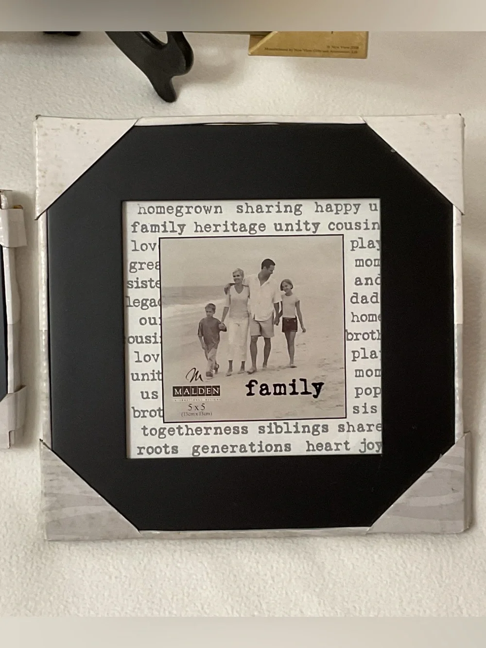 LOT/3 NIB FAMILY THEMED PHOTO FRAMES AND WALL PLAQUE